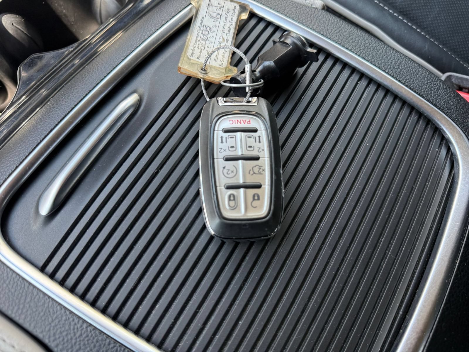 Used 2023 Chrysler Pacifica Limited FWD image 27