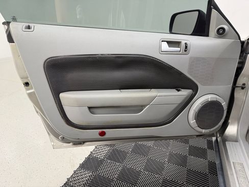 Used 2008 Ford Mustang Premium RWD image 10