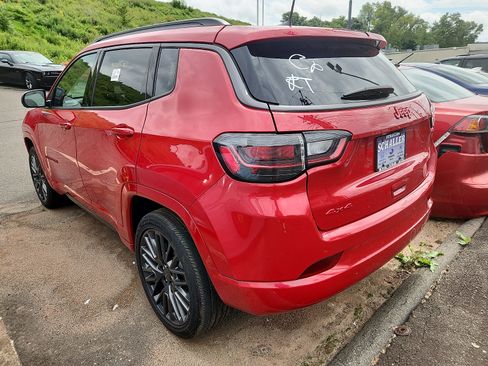 Used 2022 Jeep Compass Limited w/ (RED) Package AWD/4WD image 4