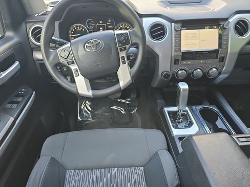 Used 2020 Toyota Tundra SR5 w/ SR5 Convenience Package AWD/4WD image 14