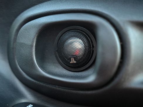 Used 2002 Chevrolet Corvette Z06 w/ Memory Pkg image 96