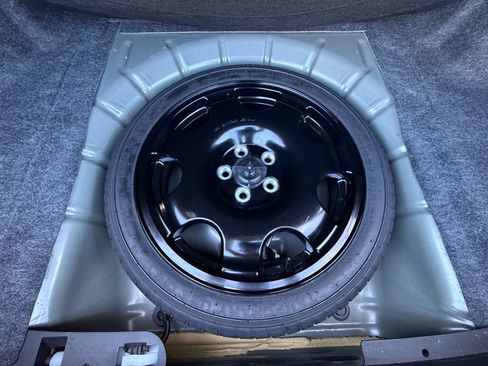 Used 2019 Ford Mustang Premium RWD image 32