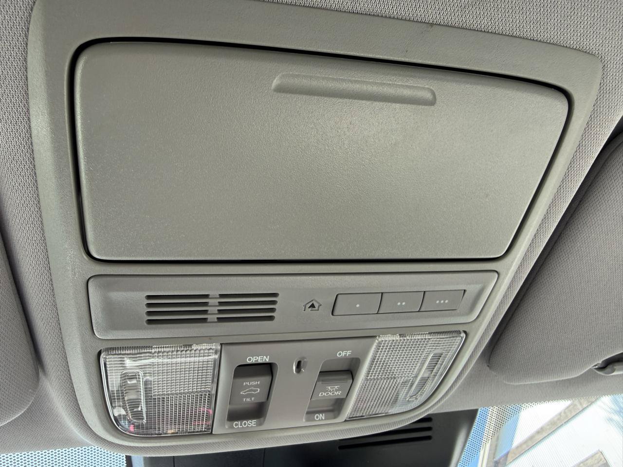 Used 2018 Honda CR-V Touring image 16