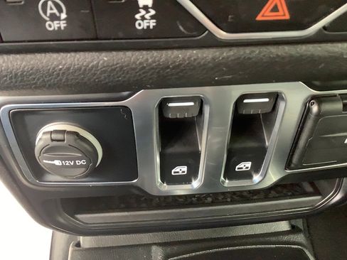 Certified 2024 Jeep Wrangler Sport S image 15