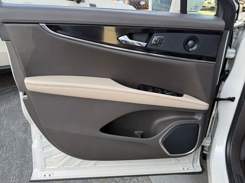 Used 2022 Lincoln Nautilus Reserve image 14