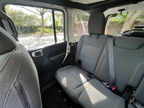 Used 2025 Jeep Wrangler Unlimited Sport AWD/4WD image 38