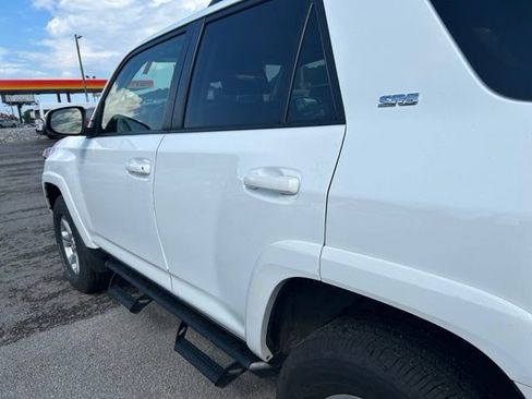 Used 2023 Toyota 4Runner SR5 Premium w/ Moonroof Package AWD/4WD image 9