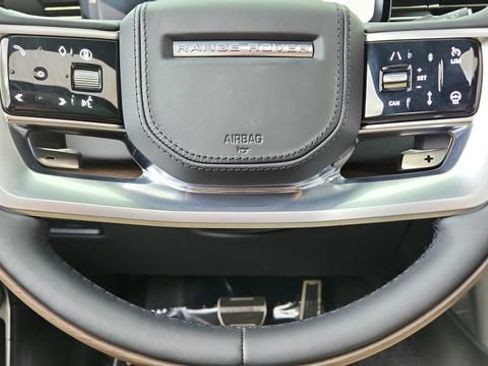 Used 2025 Land Rover Range Rover SE image 39