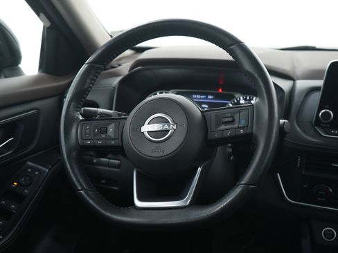 Used 2023 Nissan Rogue SV w/ SV Premium Package image 17