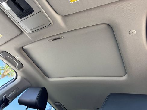 Used 2024 Honda CR-V EX-L image 16