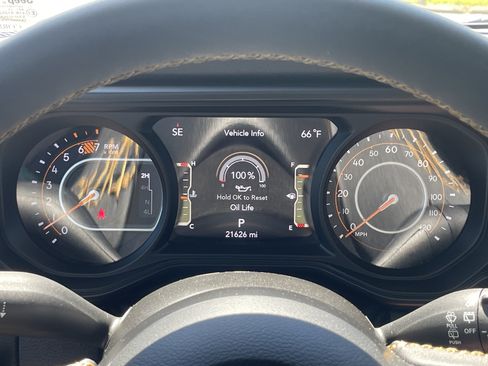 Used 2024 Jeep Wrangler Unlimited Sport AWD/4WD image 10