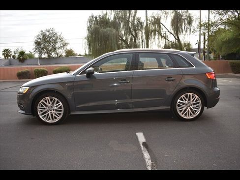 Used 2018 Audi A3 e-tron Premium Plus w/ Technology Package FWD image 4