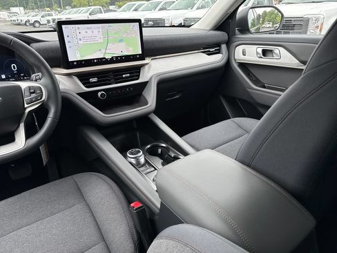 New 2026 Ford Explorer Active RWD image 30