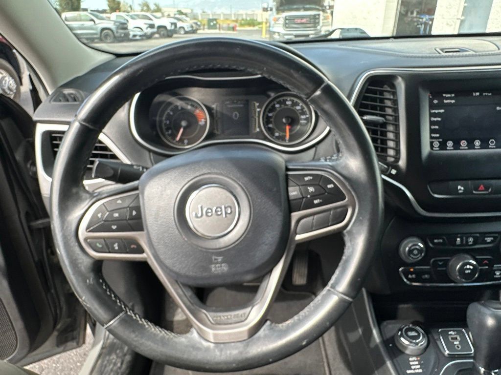 Certified 2019 Jeep Cherokee Latitude Plus AWD/4WD image 13