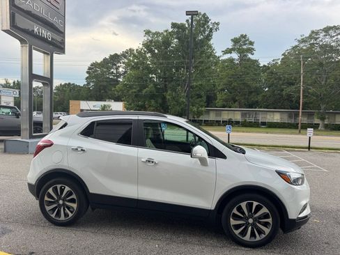 Used 2019 Buick Encore Essence FWD image 9