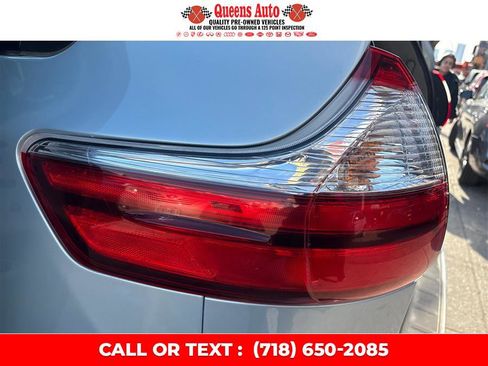 Used 2017 Toyota Sienna XLE image 33