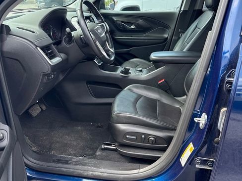 Used 2022 GMC Terrain SLT w/ LPO, Floor Liner Package AWD/4WD image 4