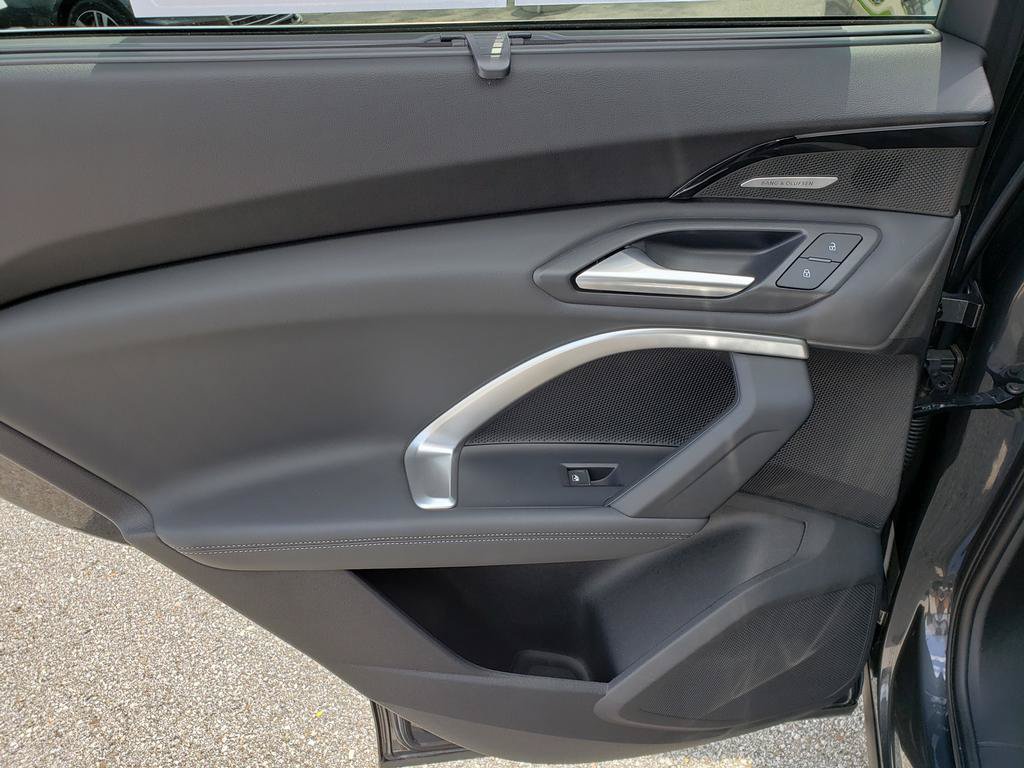 Used 2025 Audi Q5 Premium Plus w/ Premium Plus AWD/4WD image 12