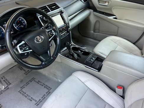 Used 2015 Toyota Camry XLE w/ Advanced Technology Package FWD image 11