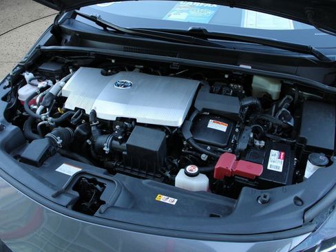 Used 2021 Toyota Prius Prime LE FWD image 49