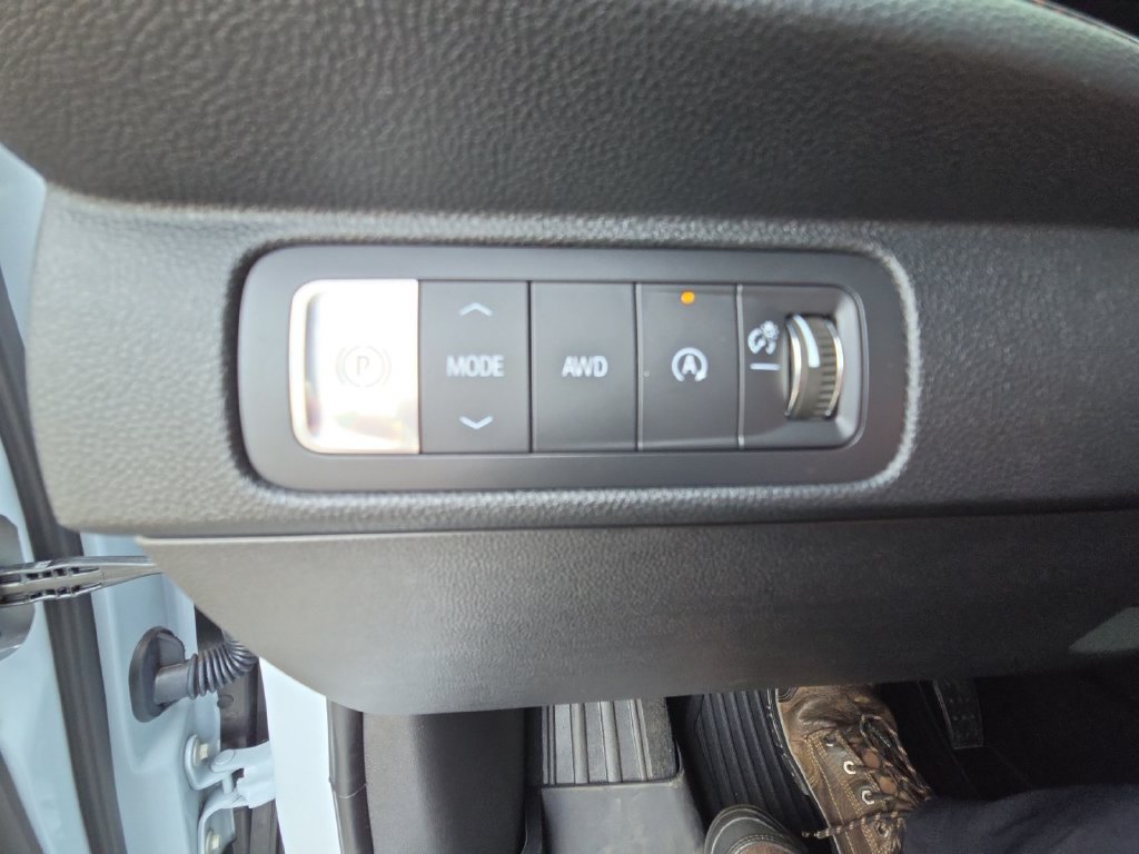 Used 2026 Chevrolet Traverse Z71 w/ Enhanced Driving Package AWD/4WD image 27