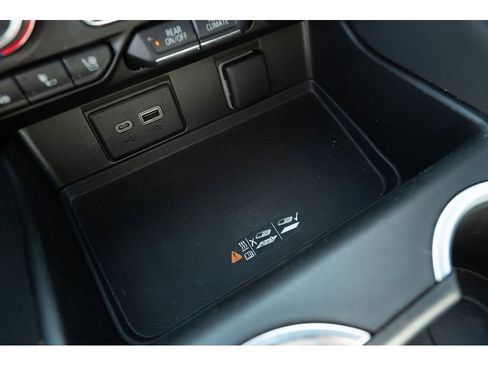 Used 2022 GMC Yukon XL AT4 AWD/4WD image 26