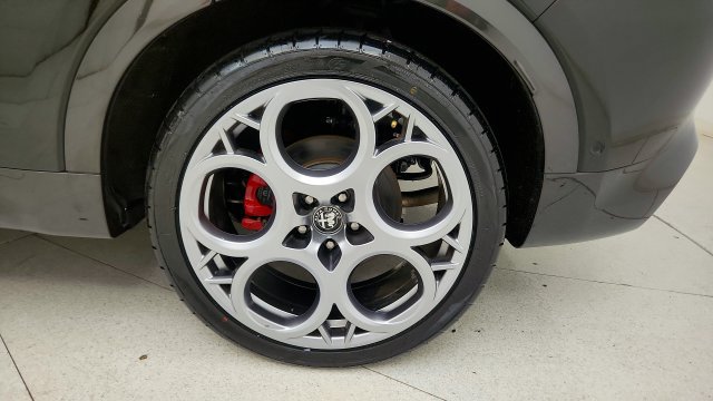 Used 2024 Alfa Romeo Tonale Veloce AWD/4WD image 76