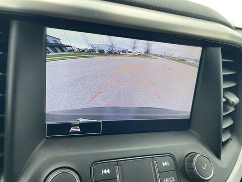 Used 2021 GMC Acadia SLT w/ Preferred Package image 9