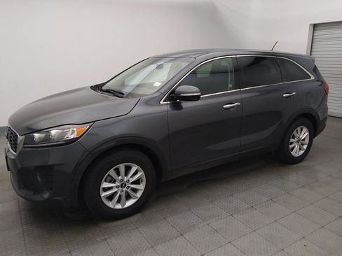 Used 2020 Kia Sorento LX FWD image 2
