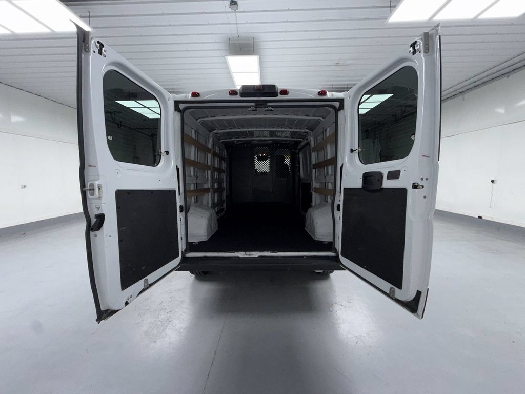 Used 2025 RAM ProMaster 2500 w/ U-Haul Equipment Group FWD image 19