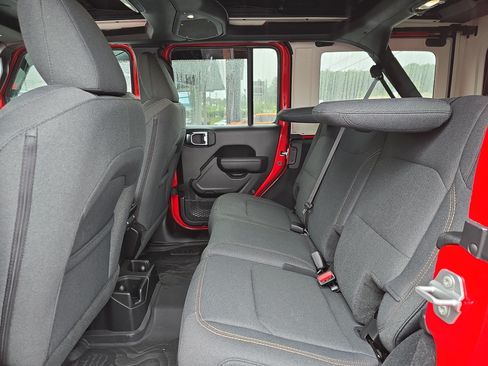 Used 2025 Jeep Wrangler Unlimited Sport AWD/4WD image 13
