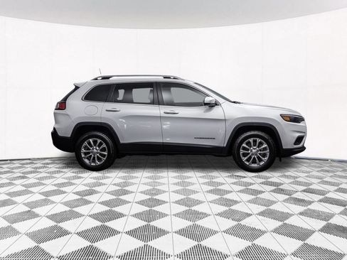 Used 2019 Jeep Cherokee Latitude w/ Cold Weather Group AWD/4WD image 13