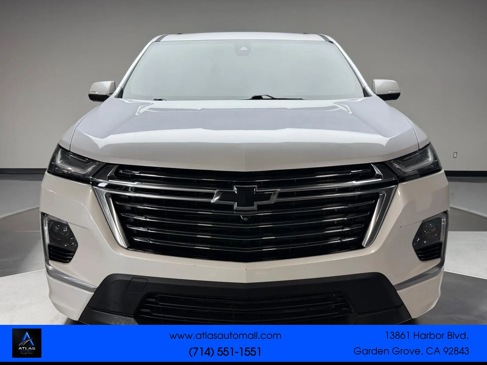 Used 2022 Chevrolet Traverse Premier w/ LPO, Floor Liner Package FWD image 3
