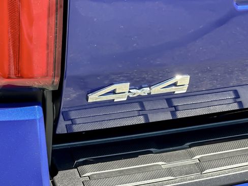 Certified 2025 Toyota Tacoma SR5 AWD/4WD image 25