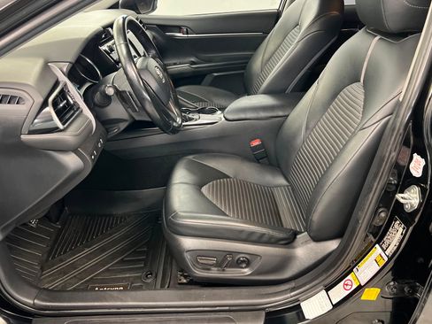Used 2019 Toyota Camry SE image 18