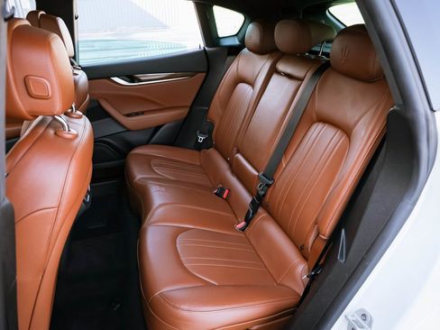 Used 2022 Maserati Levante GT image 32