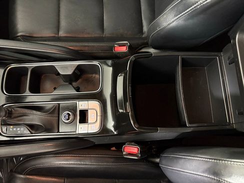 Used 2022 Kia Telluride LX image 32