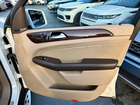 Used 2016 Mercedes-Benz GL 450 4MATIC image 24