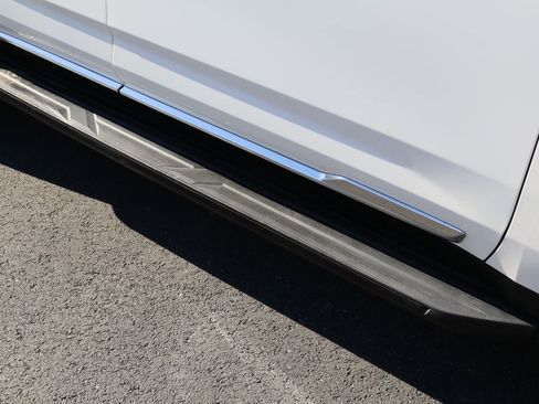 Used 2021 Cadillac Escalade Premium Luxury w/ Performance Package image 10