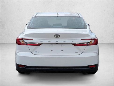 Used 2025 Toyota Camry LE FWD image 6