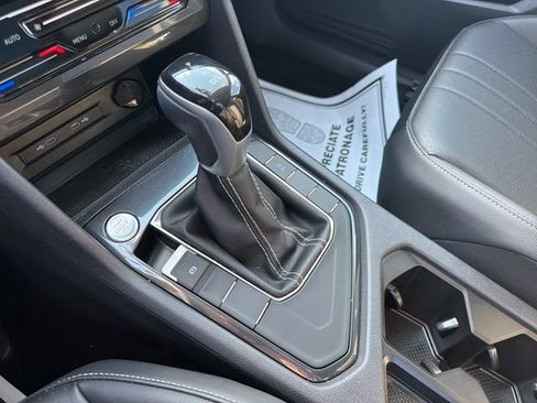Certified 2023 Volkswagen Tiguan SE w/ Panoramic Sunroof Package FWD image 26