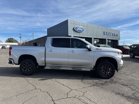 Used 2022 Chevrolet Silverado 1500 LTZ w/ Z71 Off-Road Package image 27