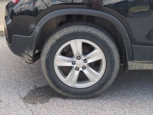 Used 2020 Chevrolet Trax LS FWD image 23