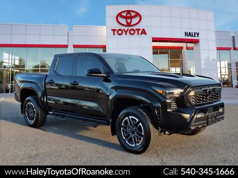 Certified 2025 Toyota Tacoma TRD Sport image 1