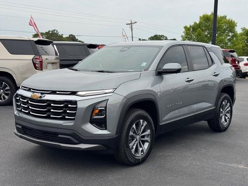 New 2026 Chevrolet Equinox LT w/ Convenience Package II AWD/4WD image 6
