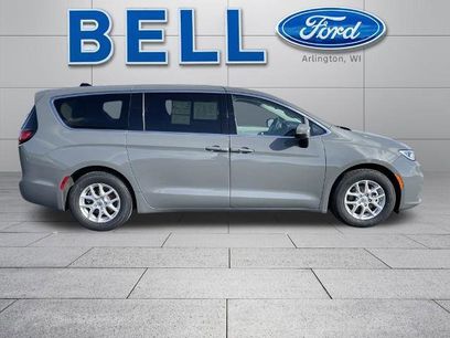 Used 2023 Chrysler Pacifica Touring-L