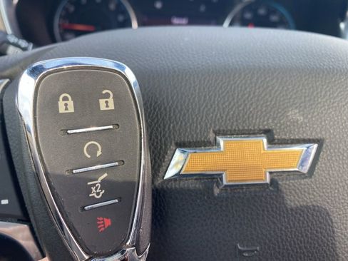 Used 2022 Chevrolet Traverse LT w/ LT Premium Package image 44