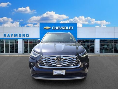 Used 2021 Toyota Highlander Platinum AWD/4WD image 8