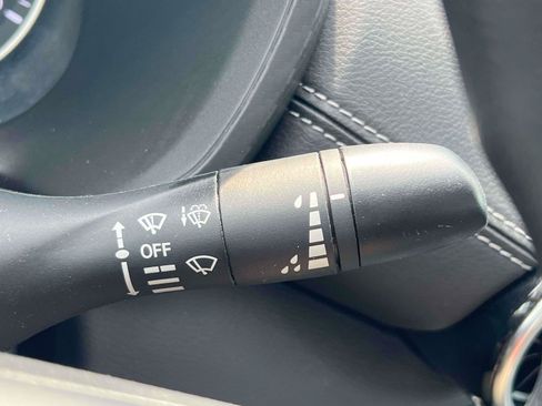 Used 2025 Nissan Sentra SV FWD image 9