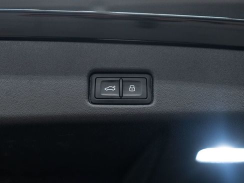 Used 2025 Audi Q5 Premium AWD/4WD image 36